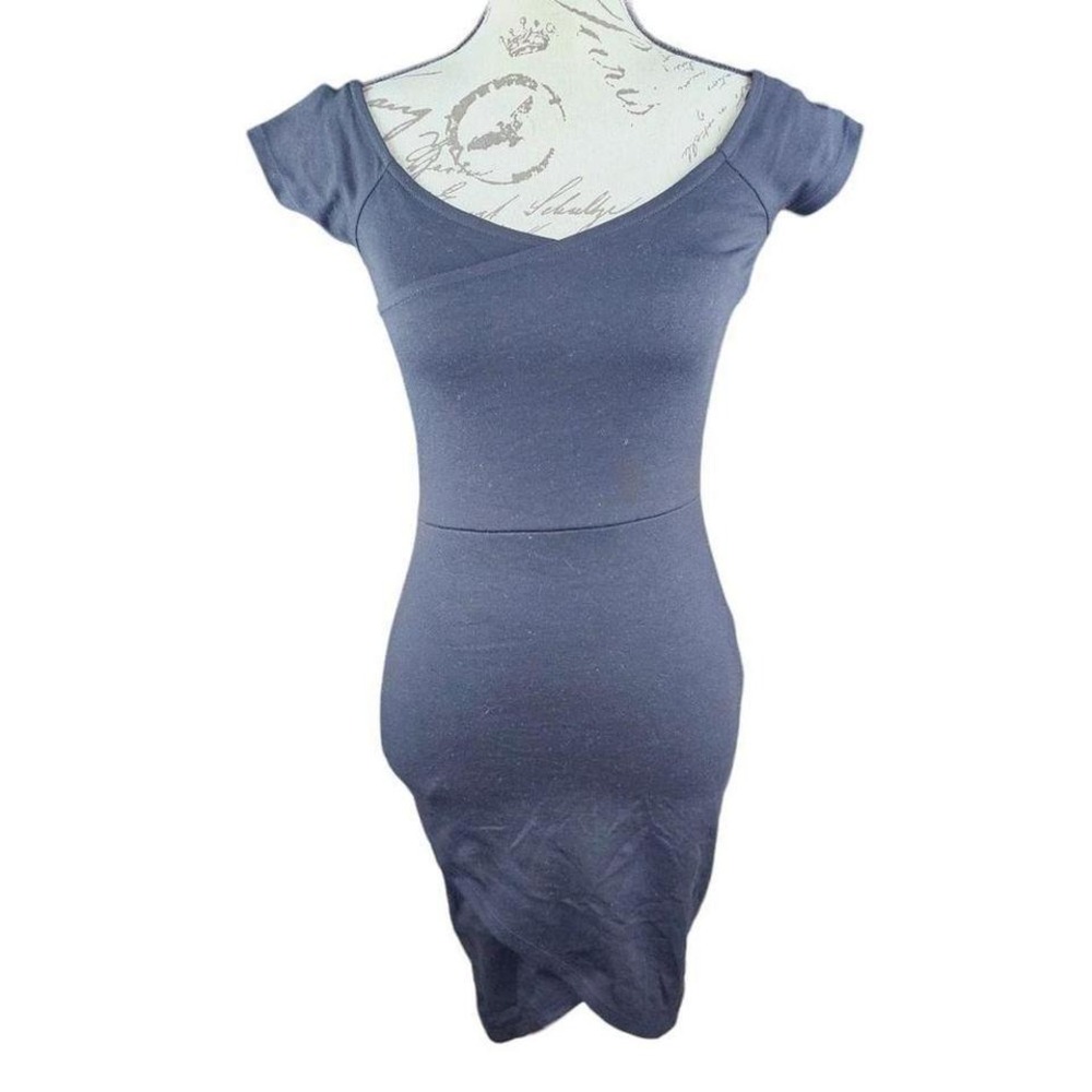 Forever 21 -728 Bodycon Dress Short Sleeve V Neck Fitted‎ Mini Dress Size Medium